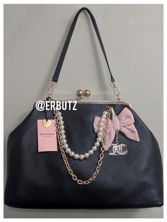 Juicy Couture Handbags - Viral 🎥 Juicy Couture Chic Y2K Large Kiss Lock Frame Clutch, Licorice + Pink 🩷